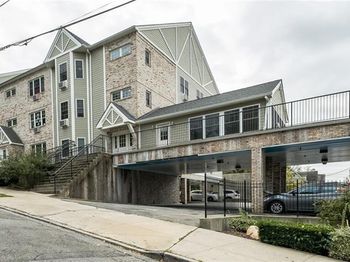 304 Warburton Avenue
