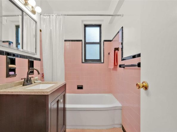 25-11 Union Street 2/A, Flushing NY 11354