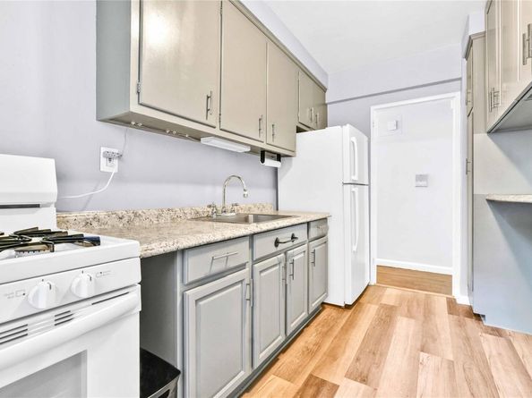 25-11 Union Street 2/A, Flushing NY 11354