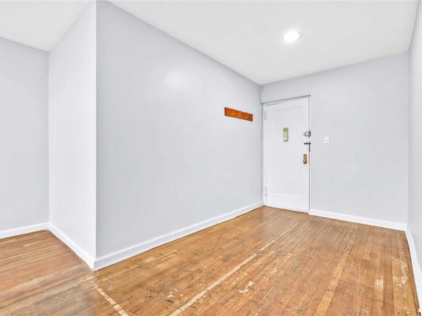 25-11 Union Street 2/A, Flushing NY 11354