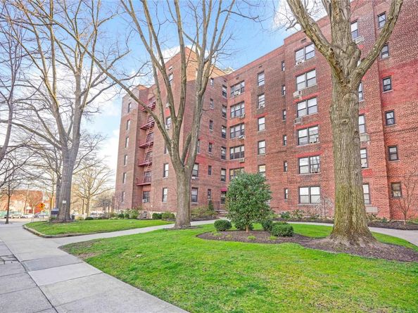 25-11 Union Street 2/A, Flushing NY 11354