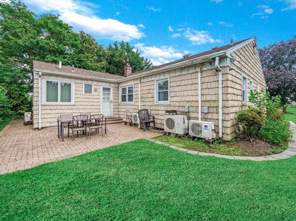 25 Lawrence Street, New Hyde Park NY 11040