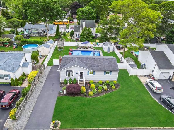 80 Breston Drive E, Shirley NY 11967