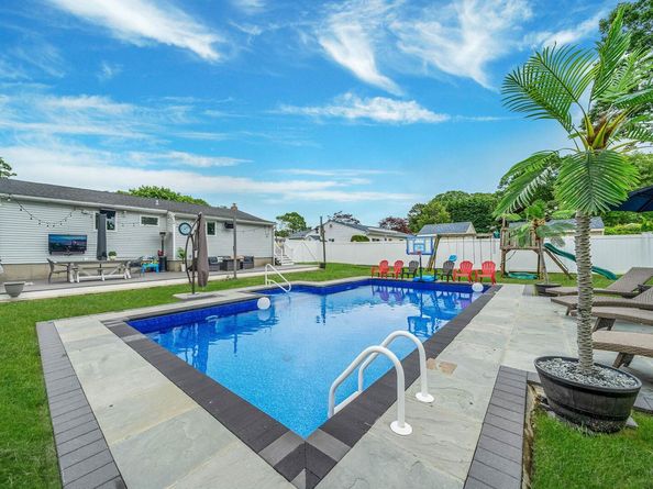 80 Breston Drive E, Shirley NY 11967