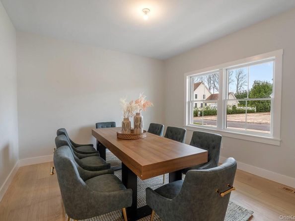 9 Fanning Avenue, Hampton Bays NY 11946