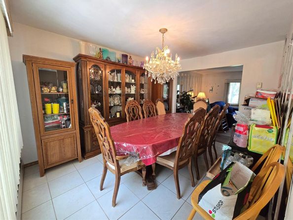 9 Nolan Court, Hauppauge NY 11788