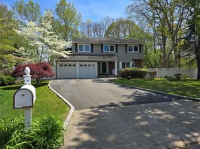 9 Nolan Court, Hauppauge NY 11788