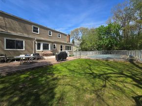 9 Nolan Court, Hauppauge NY 11788