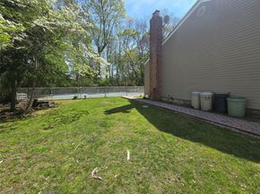 9 Nolan Court, Hauppauge NY 11788