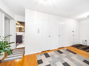 241-20 Northern 5E, Douglaston NY 11362