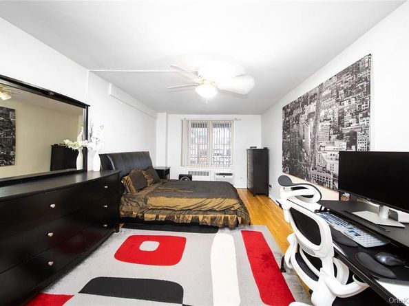 241-20 Northern Blvd 5E, Little Neck NY 11362