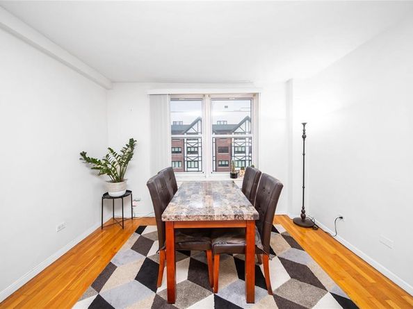 241-20 Northern 5E, Douglaston NY 11362