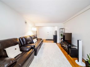 241-20 Northern 5E, Douglaston NY 11362