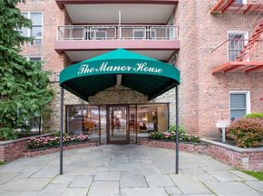 241-20 Northern 5E, Douglaston NY 11362