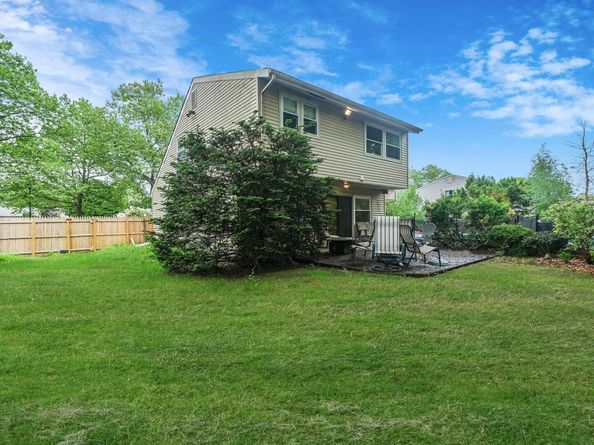 12 Grand Canyon Lane, Coram NY 11727
