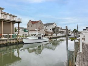 853 Arctic Street, Lindenhurst NY 11757