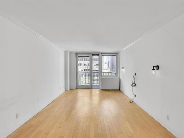 211 E 46th Street 14E, New York (Manhattan) NY 10017