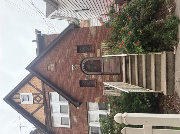 27 Leonard Place, Yonkers NY 10704