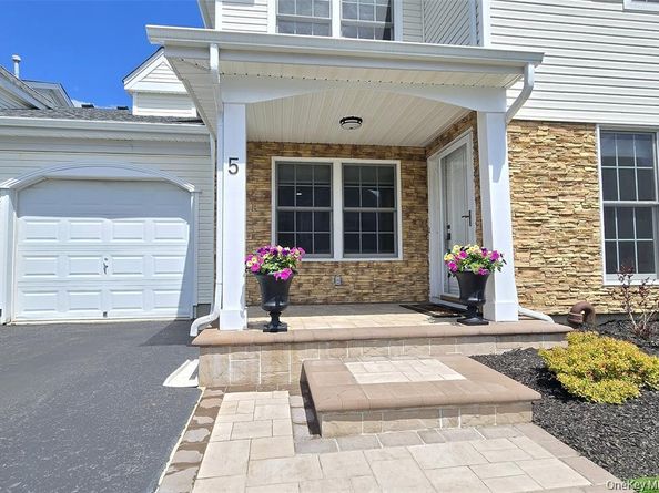 5 Charley Lane, Middle Island NY 11953