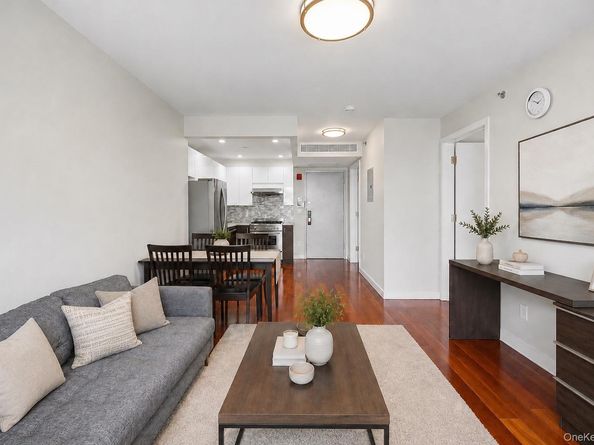 142-38 37th Ave 4H, Flushing NY 11354