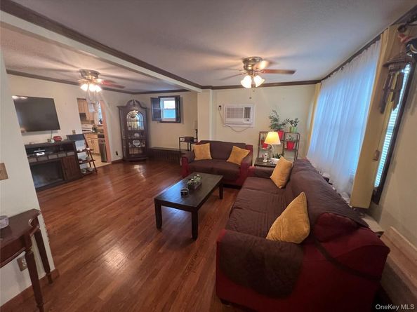 1014 Bonaparte Place, Baldwin NY 11510