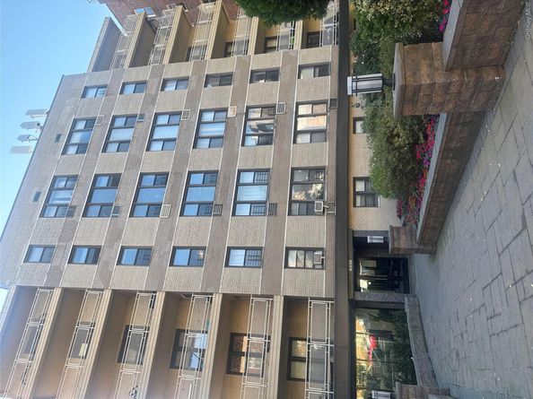 6550 Wetherole Street 2D, Rego Park NY 11374