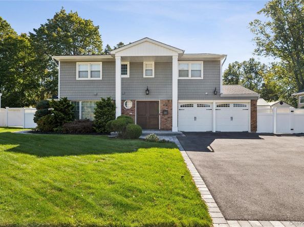 29 Voorhis Drive, Old Bethpage NY 11804