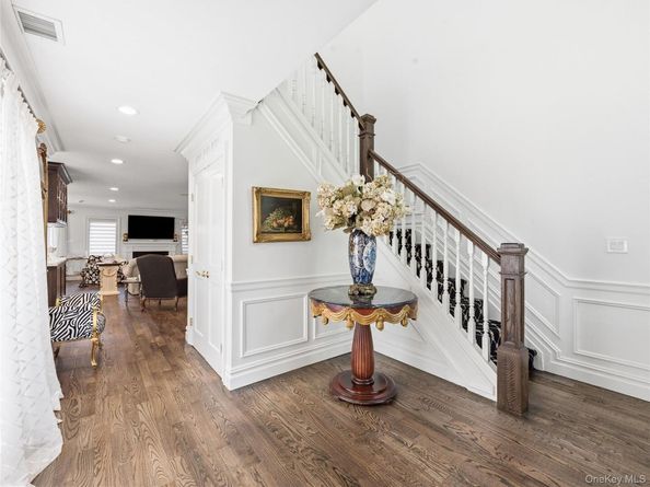227 Hamlet Drive, Jericho NY 11753