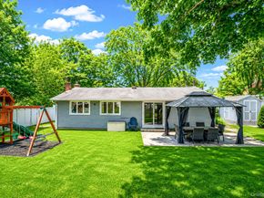 16 Valley Street, Ronkonkoma NY 11779