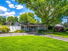 16 Valley Street, Ronkonkoma NY 11779