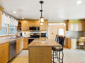 16 Valley Street, Ronkonkoma NY 11779
