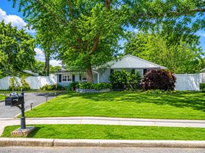 16 Valley Street, Ronkonkoma NY 11779