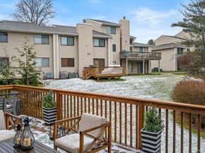 39 Chestnut Lane, Woodbury NY 11797