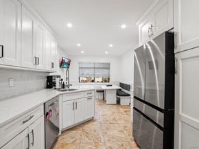 39 Chestnut Lane, Woodbury NY 11797