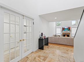 39 Chestnut Lane, Woodbury NY 11797