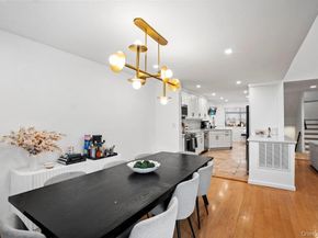 39 Chestnut Lane, Woodbury NY 11797