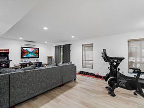 39 Chestnut Lane, Woodbury NY 11797