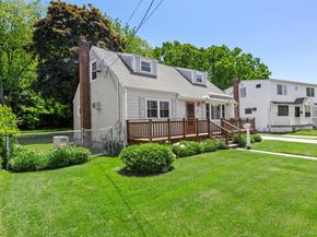 12 Leslie Lane, Massapequa NY 11758