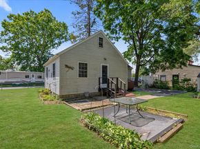 193 Manhattan Avenue, West Babylon NY 11704