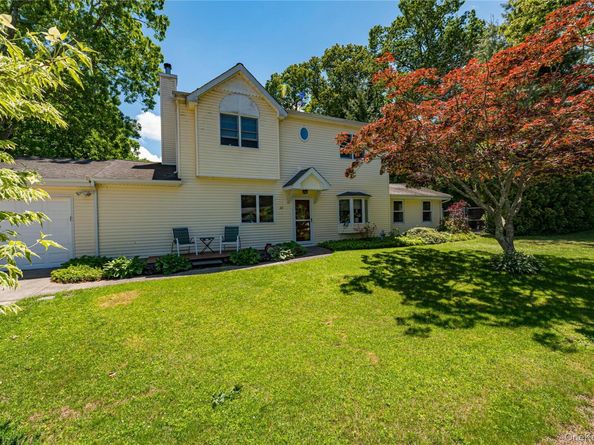 22 Vine Street, Centereach NY 11720