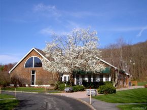 17 Cross River Road, Mount Kisco NY 10549
