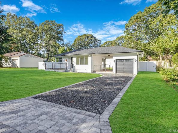 93 Royal Avenue, Flanders NY 11901
