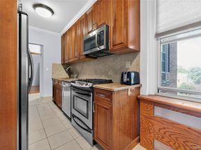 69-09 108th St 504, Forest Hills NY 11375