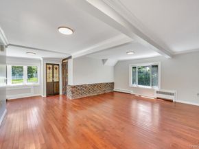 29 Pearsall Street, Babylon NY 11702