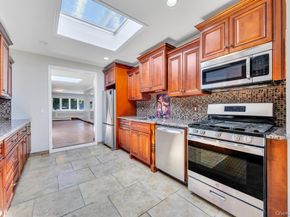 29 Pearsall Street, Babylon NY 11702