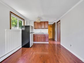 29 Pearsall Street, Babylon NY 11702