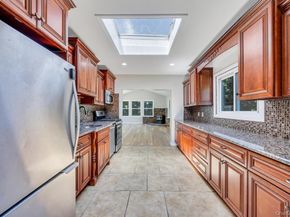 29 Pearsall Street, Babylon NY 11702