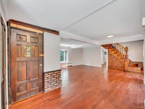 29 Pearsall Street, Babylon NY 11702