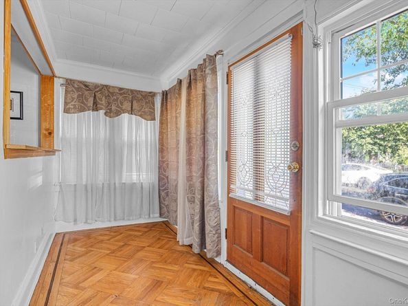 225-13 95th Avenue, Floral Park NY 11001