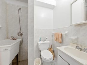 2752 Fish Avenue, Bronx NY 10469